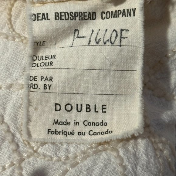 Vintage Full/Double Bedspread 1960's made by Ideal Bedspread Company Canada - Picture 3 of 9